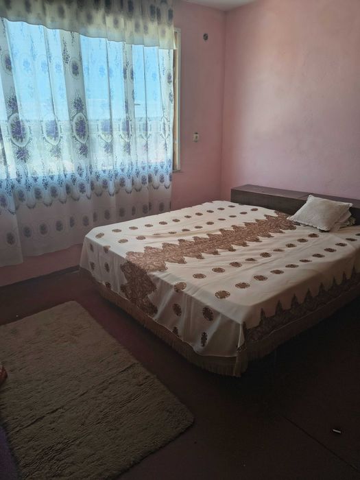 0888909923Продавам двуетажна къща в с.Горник на 3км от Червен бряг на тихо и спокойно място