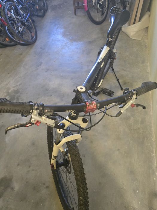 Vand sau schimb Cube cu bicicleta dama