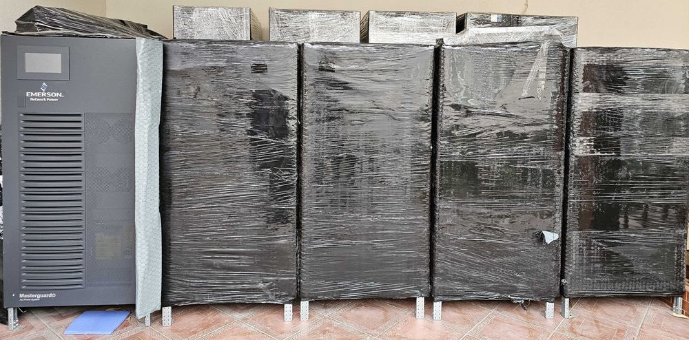 Источник бесперебойного питания UPS ИБП Emerson Network Power 120 kva