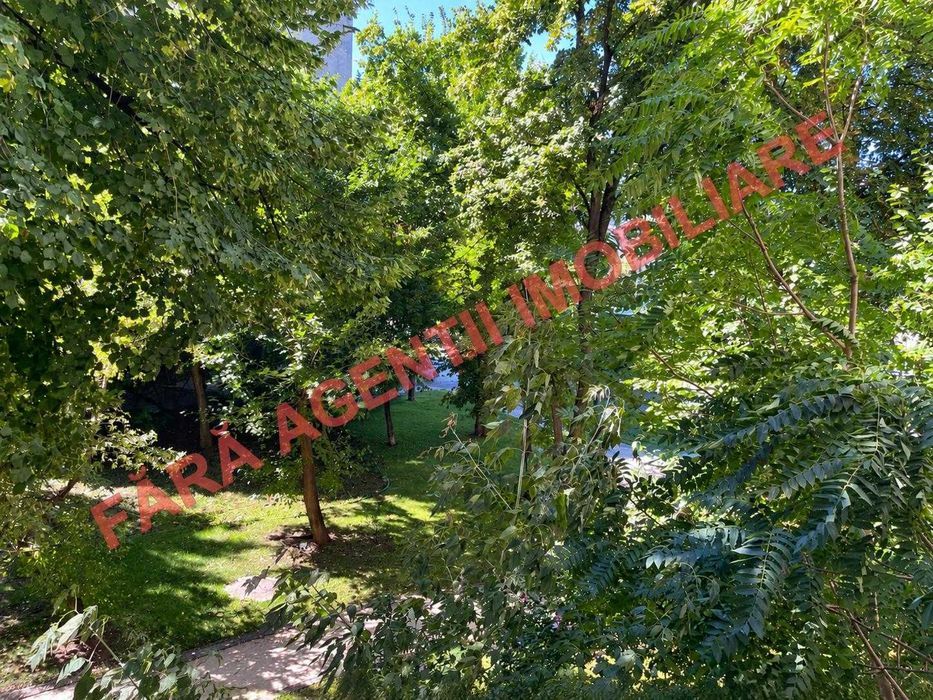 Inchiriez Garsoniera 30 de secunde metrou Favorit