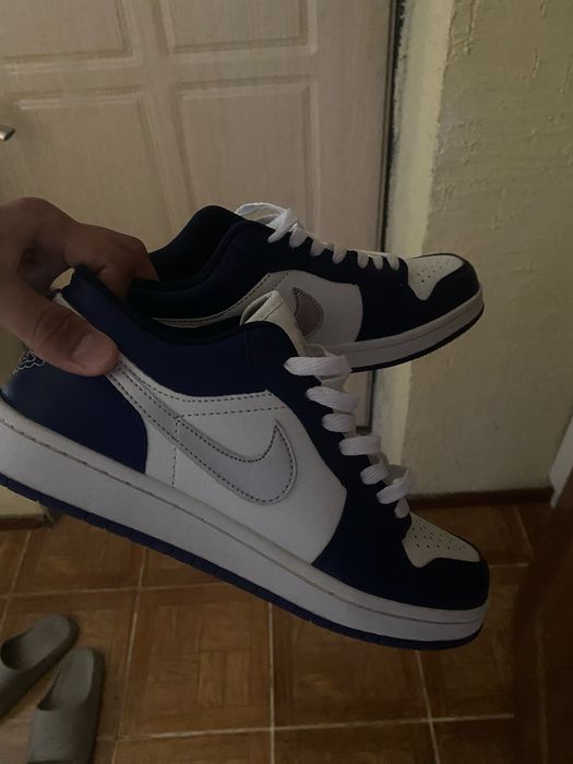 Кроссовки Nike Air Jordan 1 Low в расцветке «Midnight Navy»