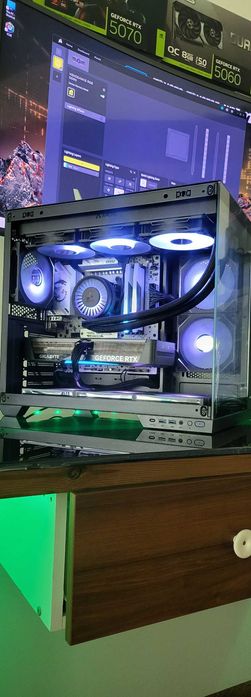 Gaming PC amd Ryzen 7 9800x3d RTX 5070