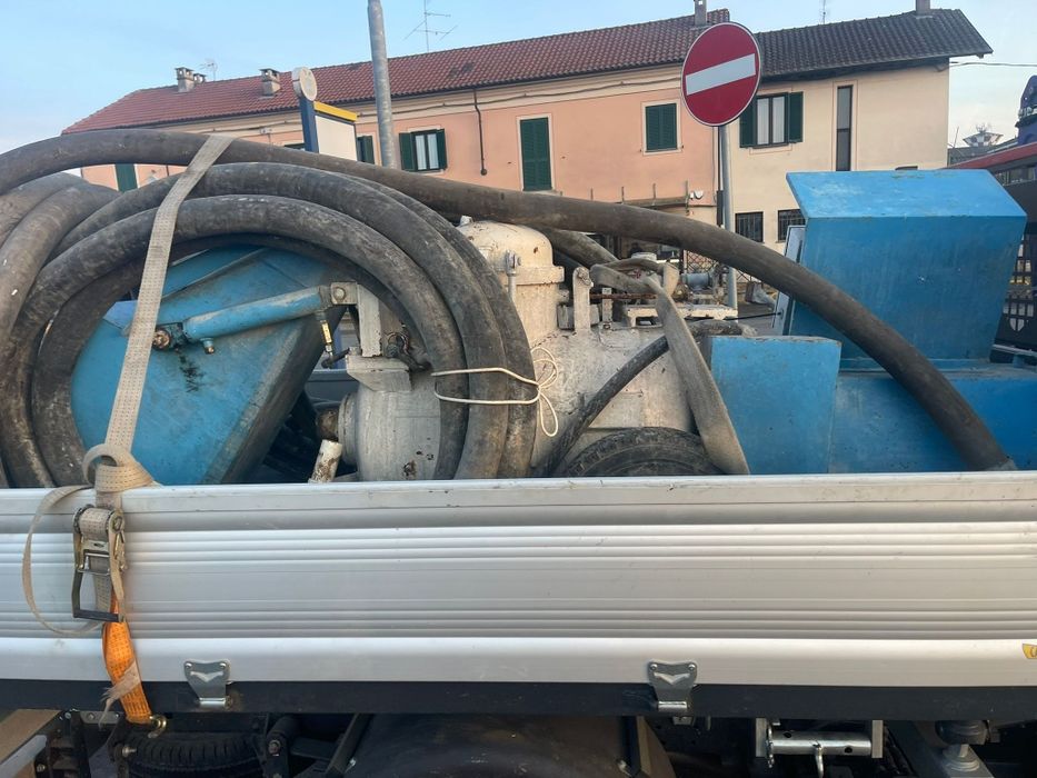 Vând  pompa Continental 220w