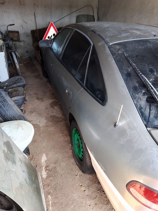 Продаю  машину не находу