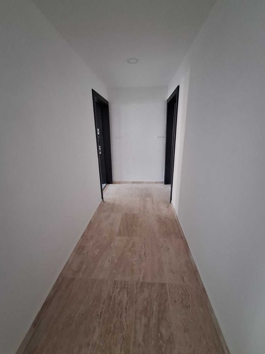 Тристаен Апартамент