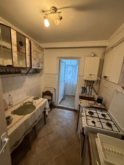 inchiriez apartament 2 camere