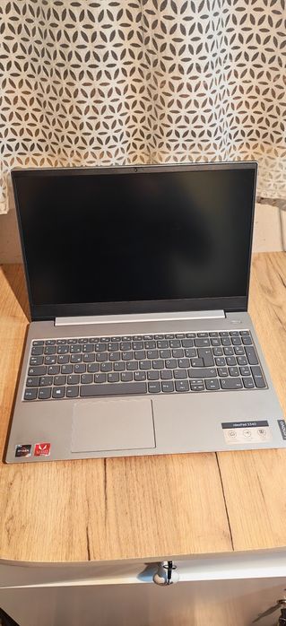 Lenovo IdeaPad S340 Ryzen 5 / 12GB RAM / SSD 256GB + HDD 500GB / Full