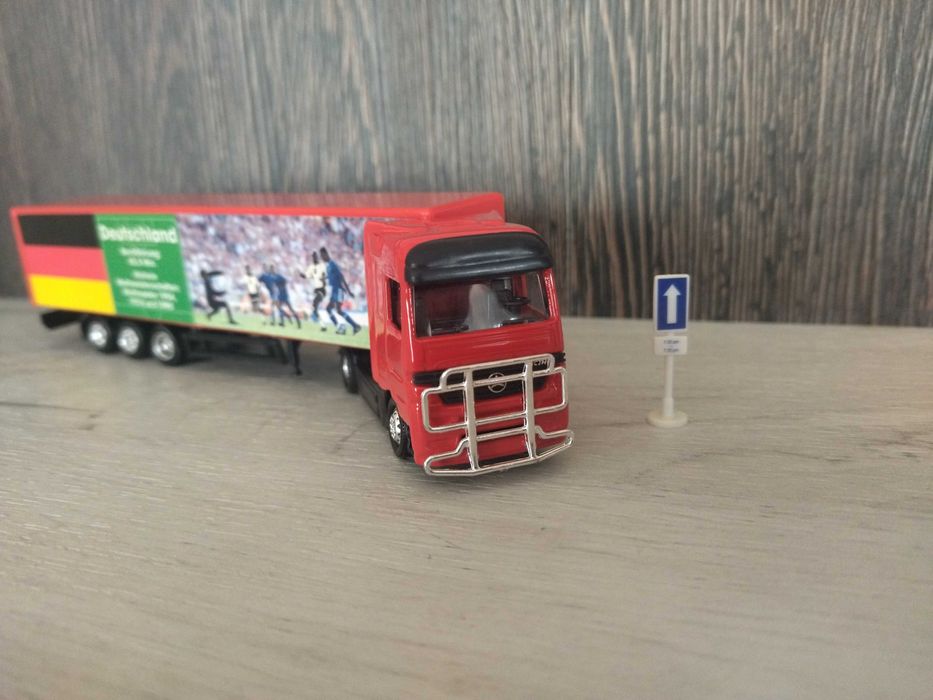 Метален камион Mercedes !!!