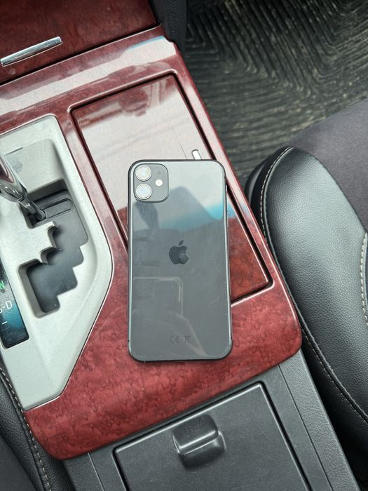 Айфон 11 64гб док есть