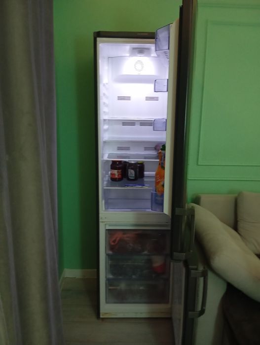 Продам холодильник