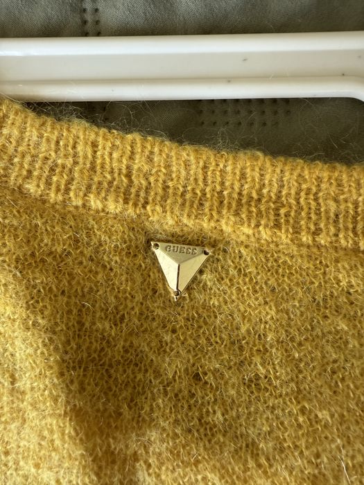 Вълнен пуловер Guess