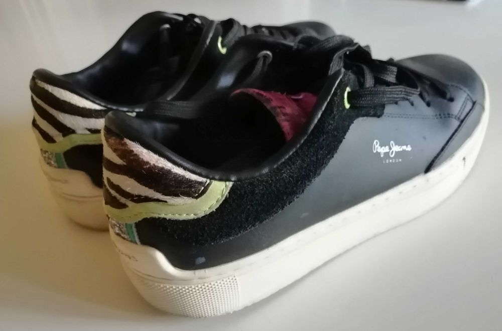 Спортни обувки от кожа и велур на  Pepe Jeans London, Черени.