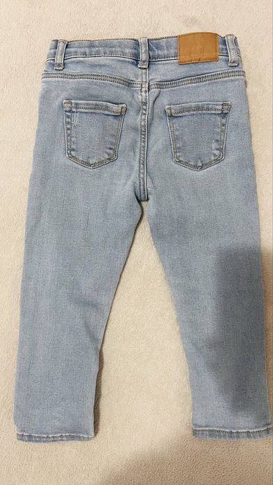 Blugi zara pt fetite