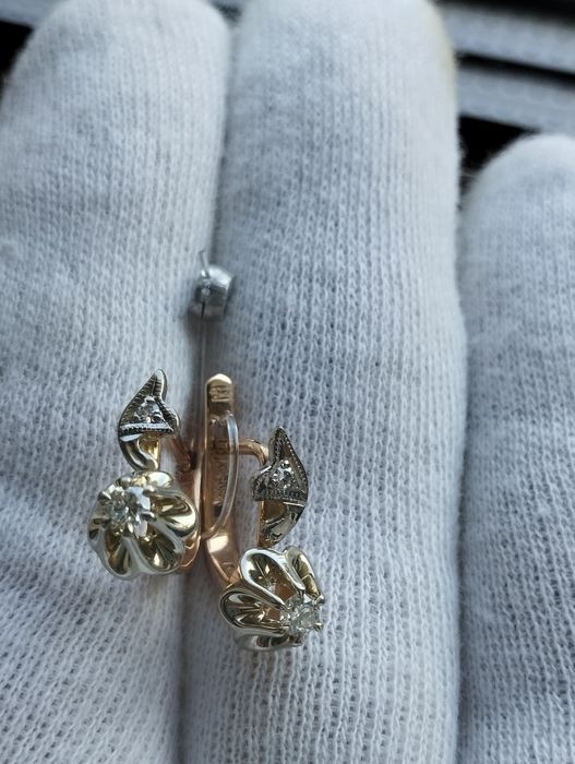 Съветски руски златни обеци с диамантите