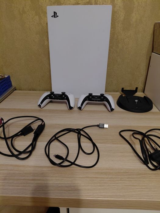 Vand ps 5 de 825 de GB