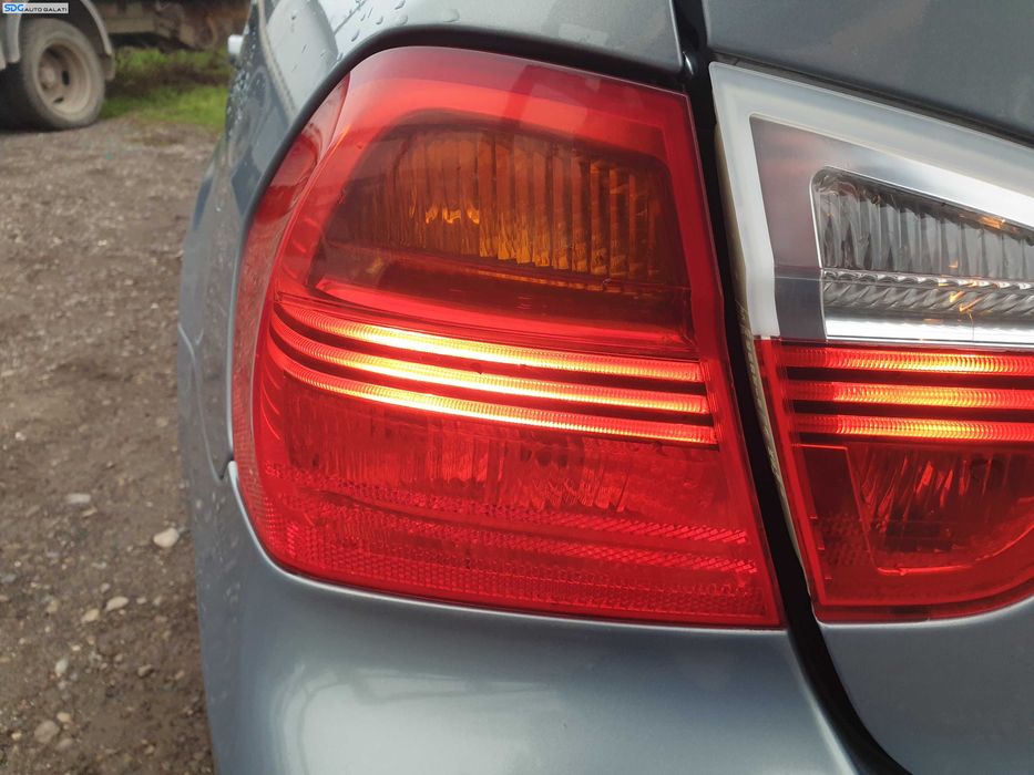 Tripla Stop Lampa Stanga de pe Aripa Caroserie BMW Seria 3 E90 Sedan Berlina NFL Non Facelift 2004 - 2007 [K9286]