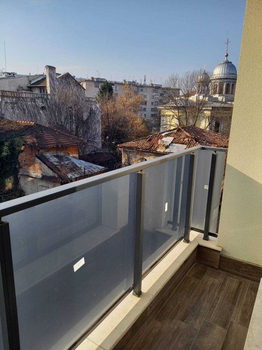 Дава се под наем Тристаен апартамент в Пловдив, Център - 80 кв.м за 510 € - Снимка #4