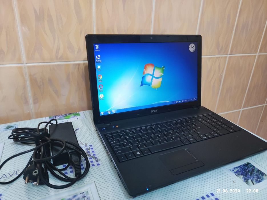 Ноутбук продаю срочно