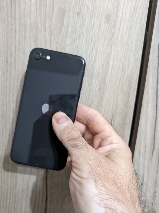 Iphone SE 2020 64ГБ 77%батерия