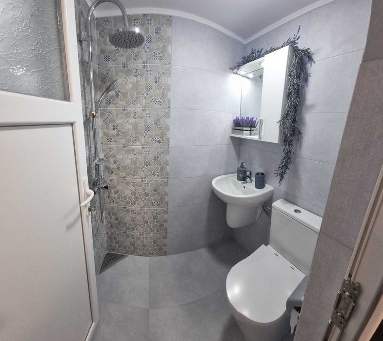 Inchiriez garsoniera renovata, utilata si mobilata, etaj 1 in Sibiu - zona Lazaret. Direct proprietar