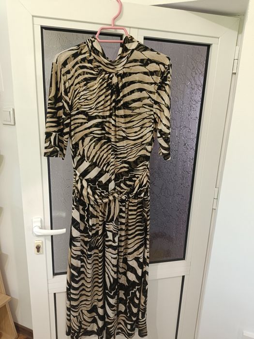 Рокли с къс ръкав