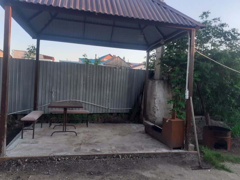 Сдам благоустроенные домики в центре.