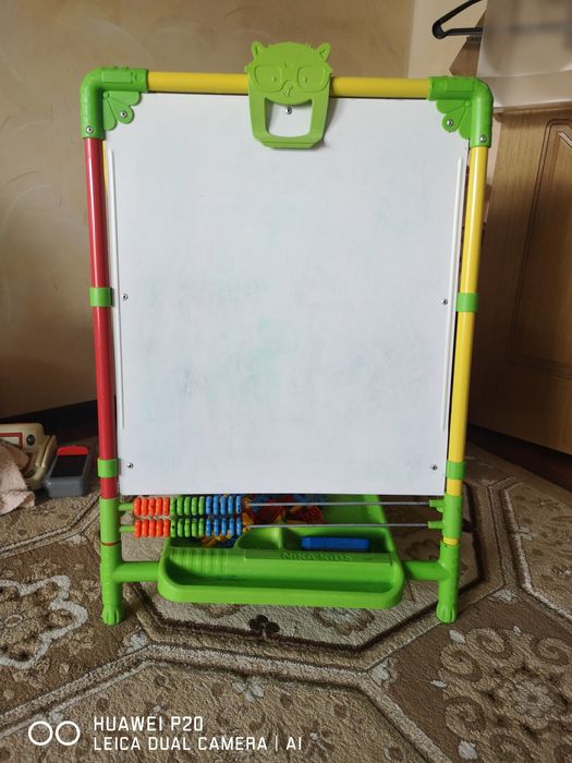 Продам  мольберт