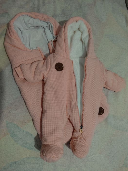 Продам Костюм на выписку!