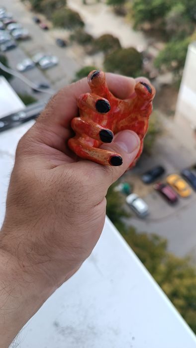 Хелоуин зомби ръка