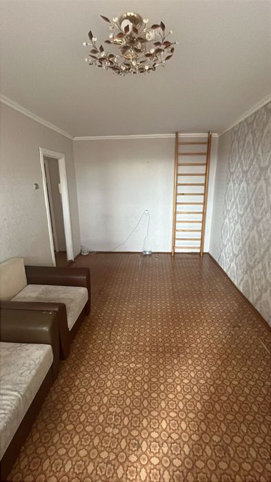 Продам 2к в 19 мкр 8/9