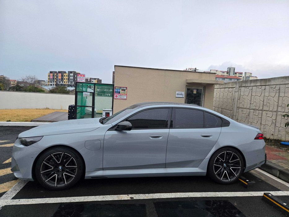BMW M5 (G90) Nardo Grey