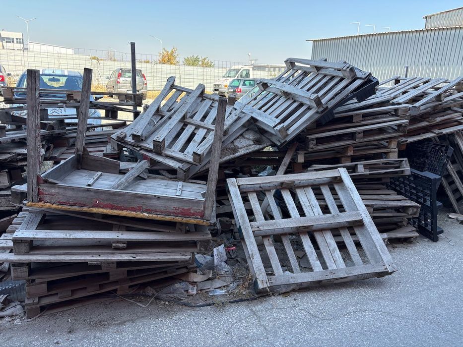 Счупени палети за отопление