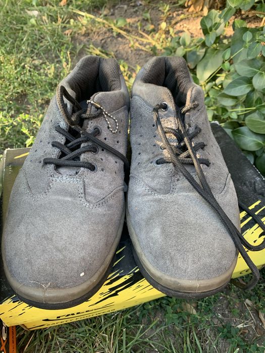 Работни обувки с метално бумбе 38 номер