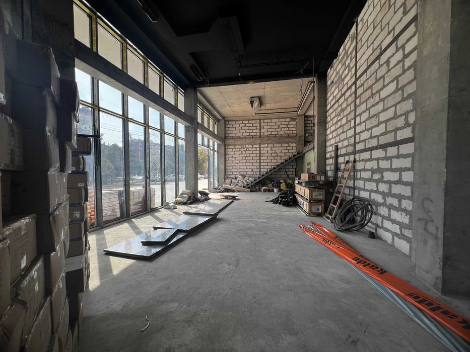 Статусное помещение с террасой на Амир Темур — 35$/м² (55)