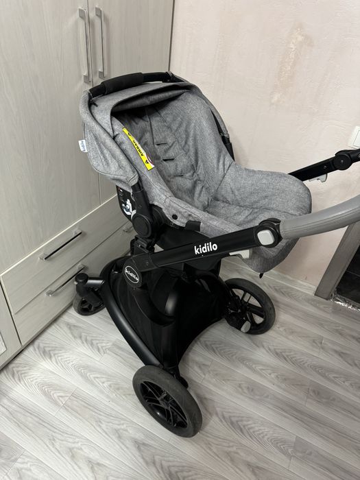 Продаётся Kidilo коляска 2в1 в отличном состоянии
