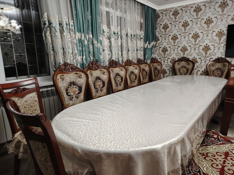 Продам стол,  стулья