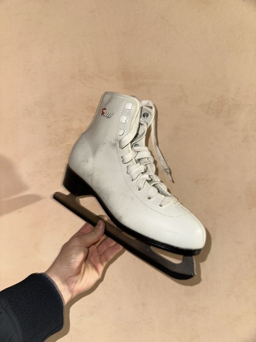 Коньки фигурный.