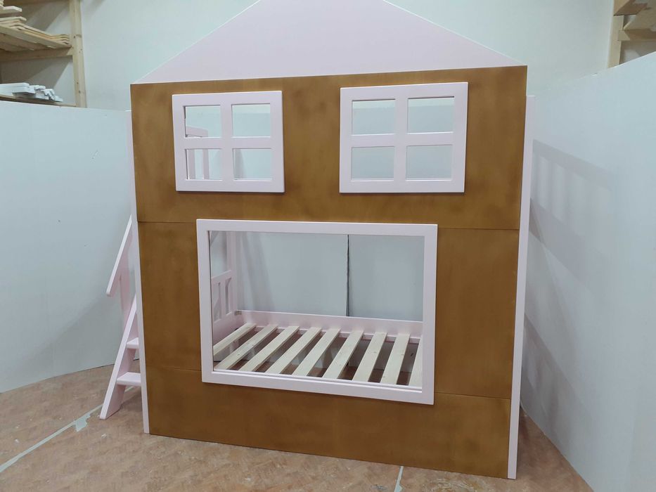 TRANSPORT GRATUIT.Pat etajat,tip casuta din lemn masiv cod 2029