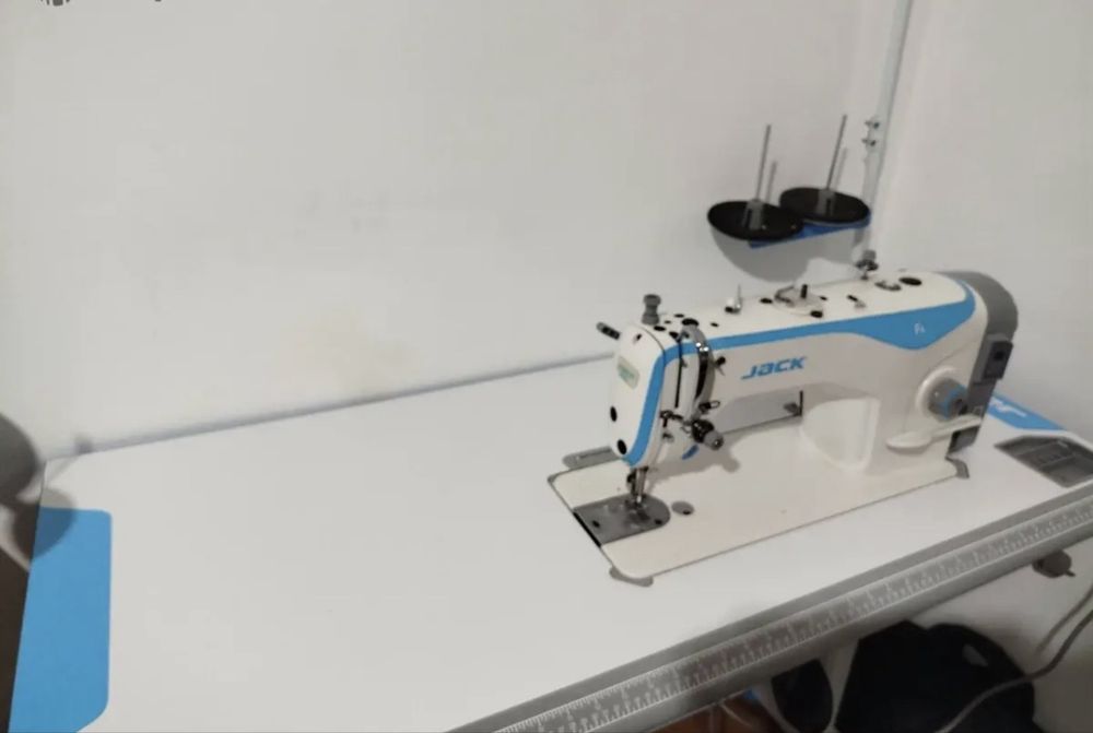 Швейные машины jack F4
