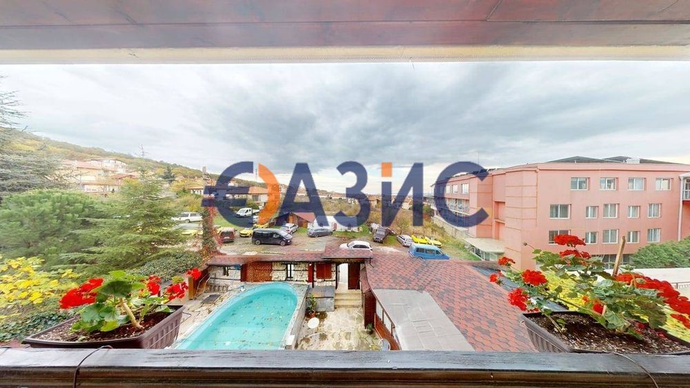 Продава се Хотел в с. Кошарица, Област Бургас - 744 кв.м за 514 €/кв.м - Снимка #10