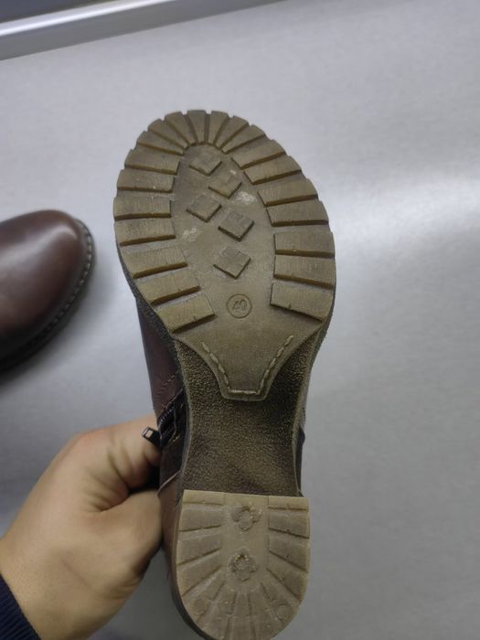 Чисто нови дамски боти.