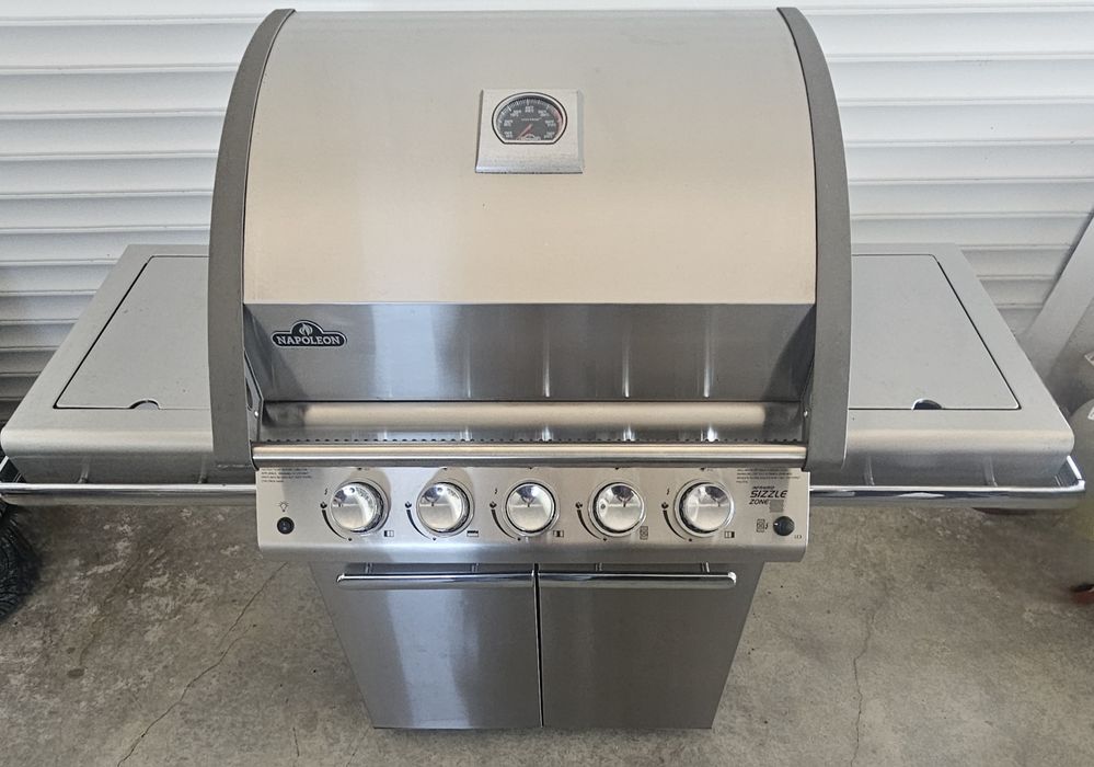 Газово барбекю NAPOLEON LE 485