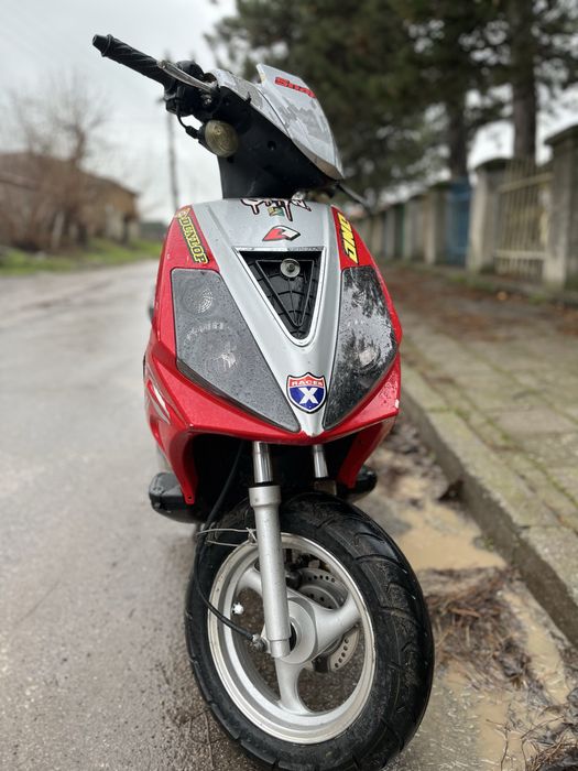 Продавам скутер 50 кубика и