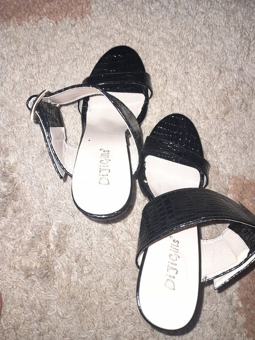 Женские босоножки. Шлёпки 38р