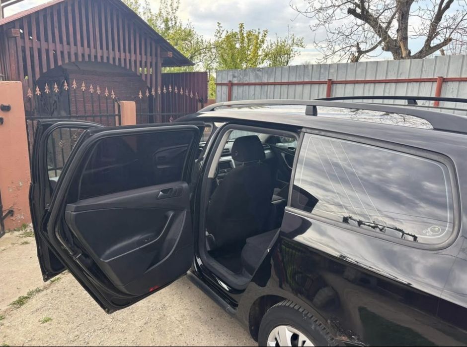 Vad passat b6 in stare bună de functionare masina se vinde din cauza ca nu o mai folosesc ,masina se prezinta foarte bine pretul este negociabil la li