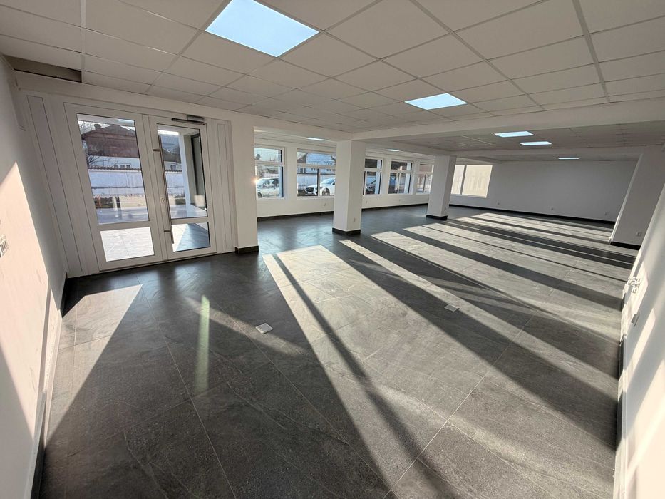 Cladire / Spatiu comercial 245 mp + Anexa 45 mp Inchiriere Dambovita