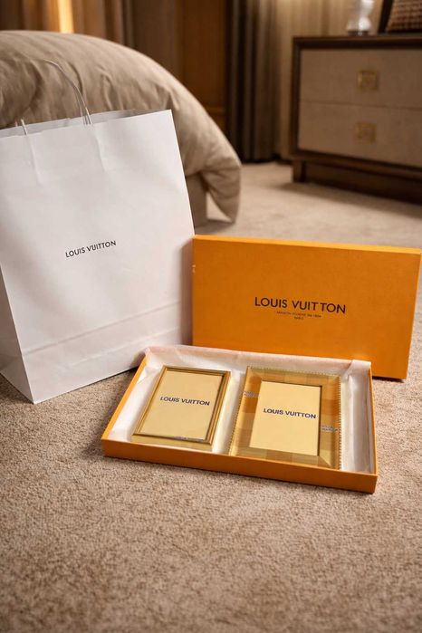 унисекс подарък рамкa  луис вютон louis vuitton мъжки дамски златни LV