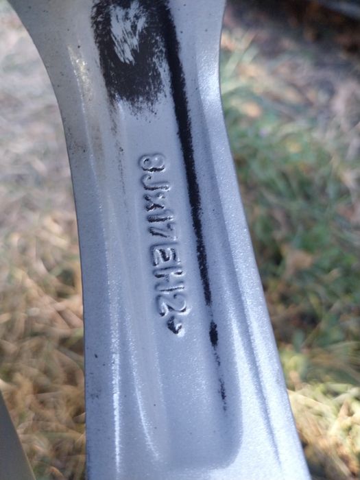 Алуминиеви джанти БМВ/BMW 5x120х17 8J ET30 с гуми Pirelli 225 45 17