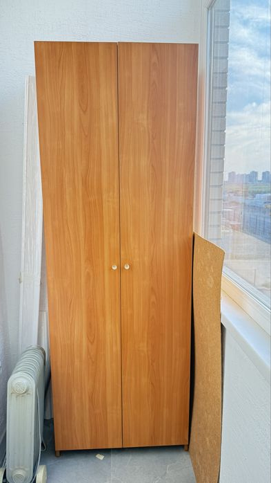 Продам Шкаф для одежды 2-дверный !