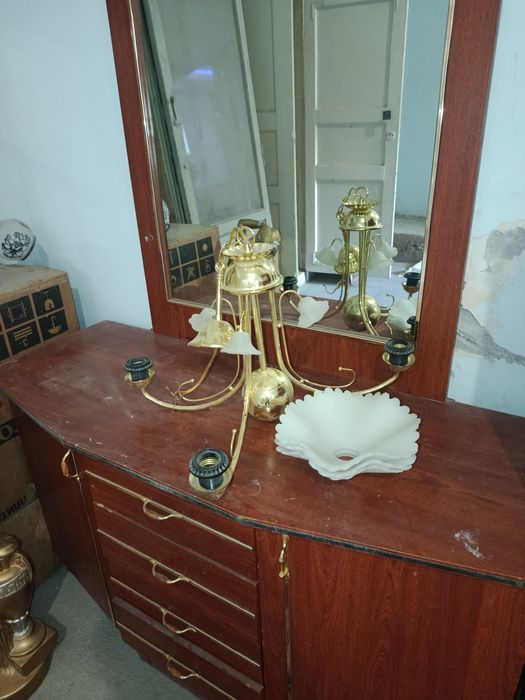 Люстры продам несколько штук